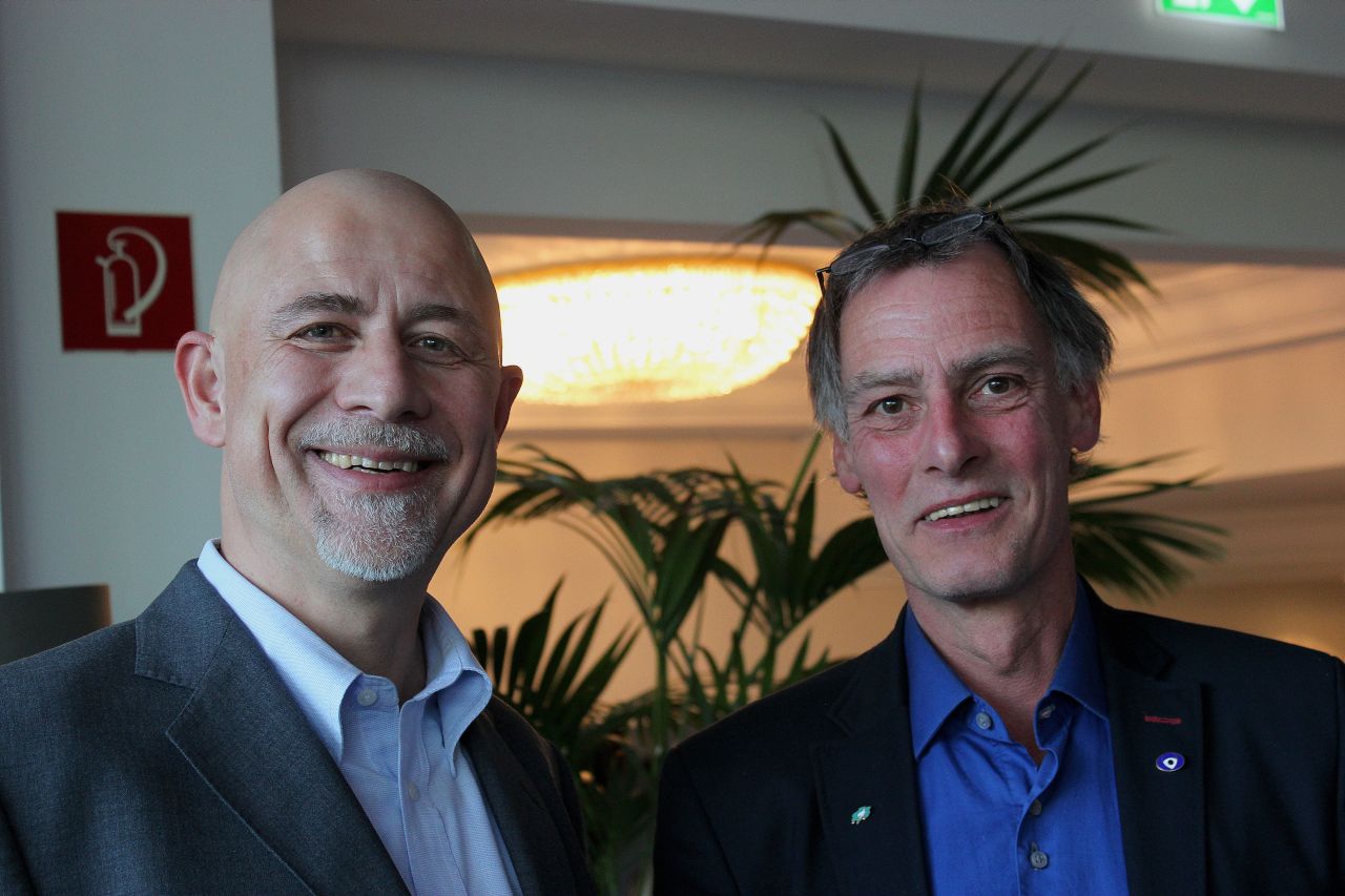 Raimund Engel and Robert Muts OsEAN President